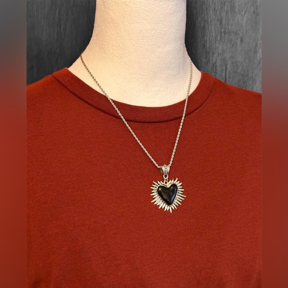 Sacred Heart Necklace Black Heart Silver Necklace Stainless Steel Chain New - Picture 3 of 12